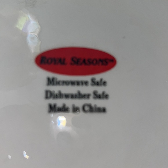 Royal Seasons dish winter scene 7” x 8” - Picture 5 of 5